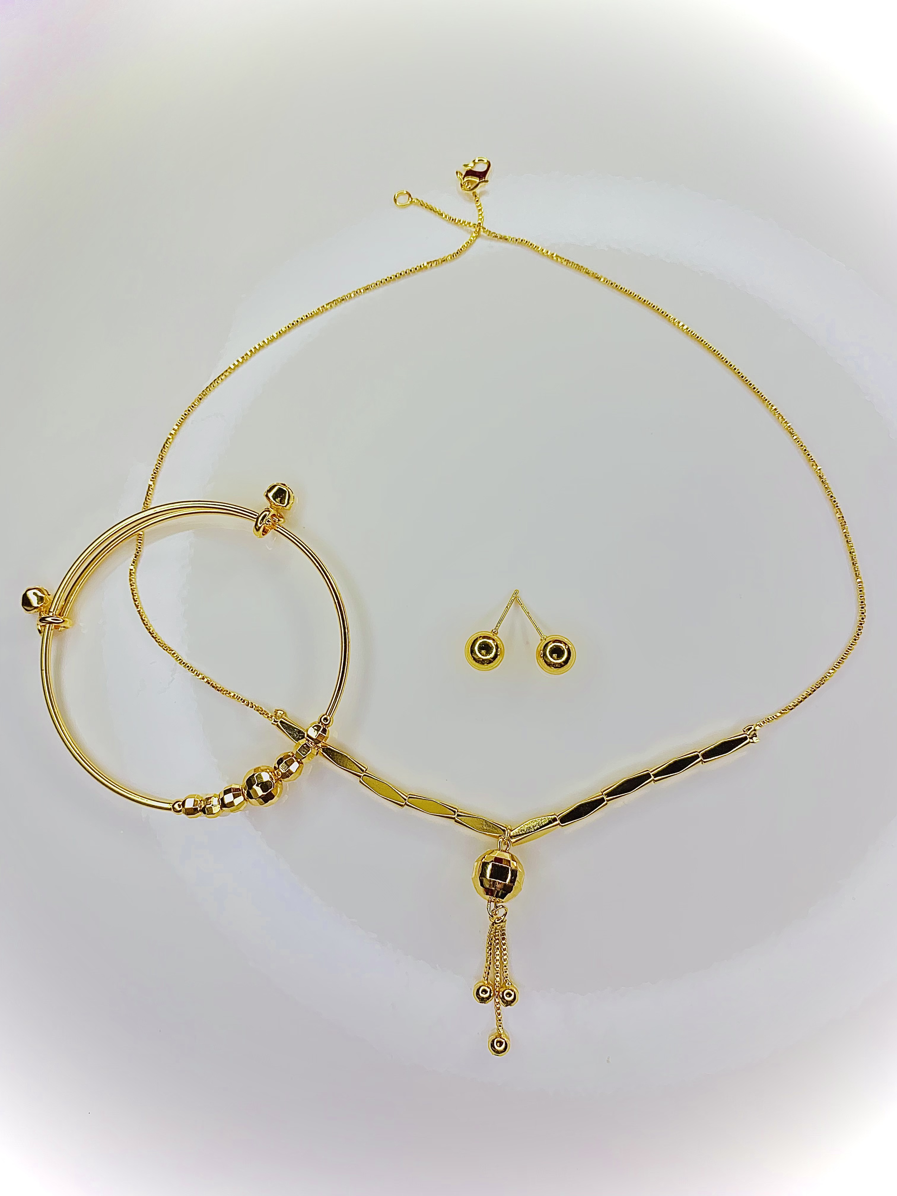 Timeless Gold Tassel Set – 1 Karat Gold — product photo 1 of 3