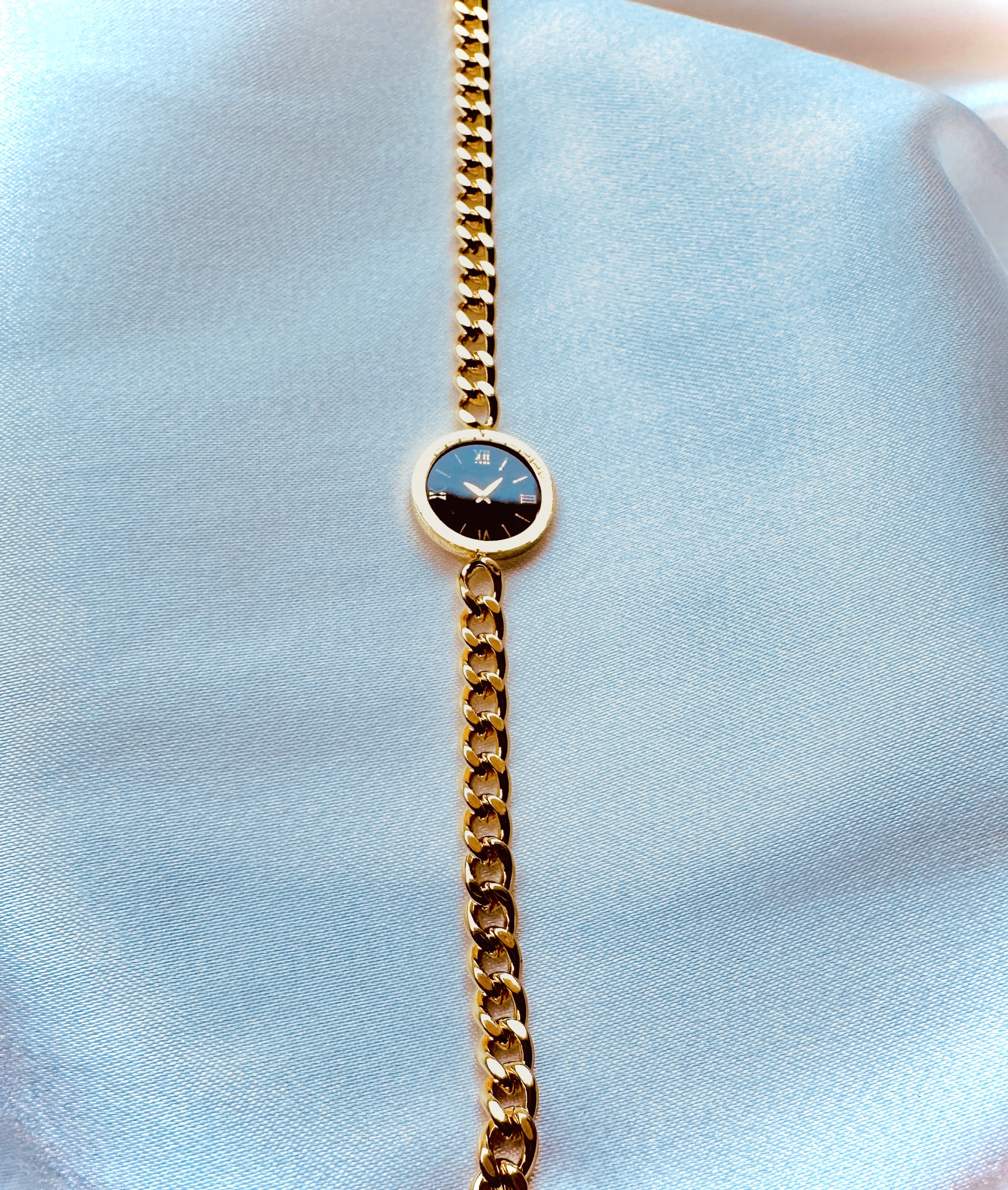 Round Dial Bracelet — product photo 1 of 2