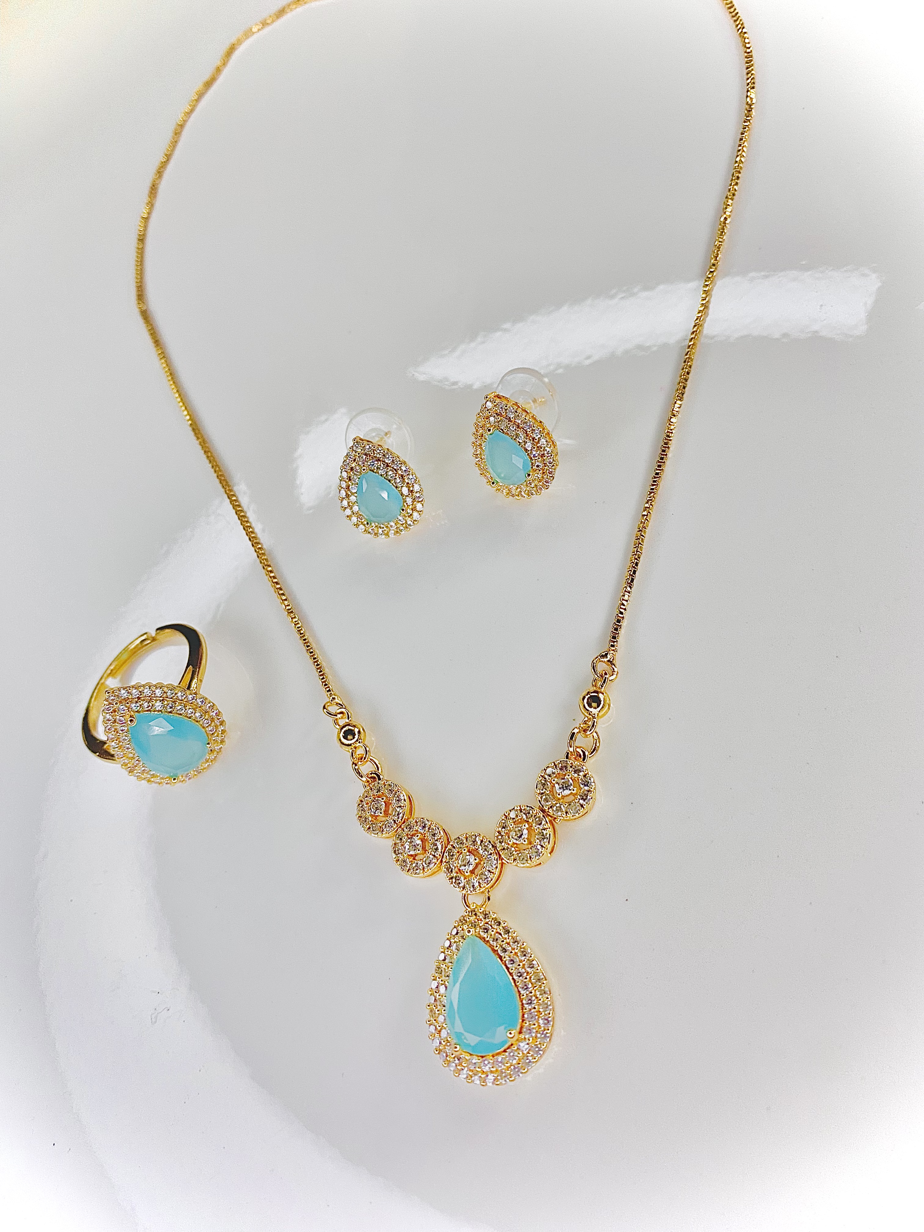 Aqua Royale Jewelry Set — product photo 1 of 2