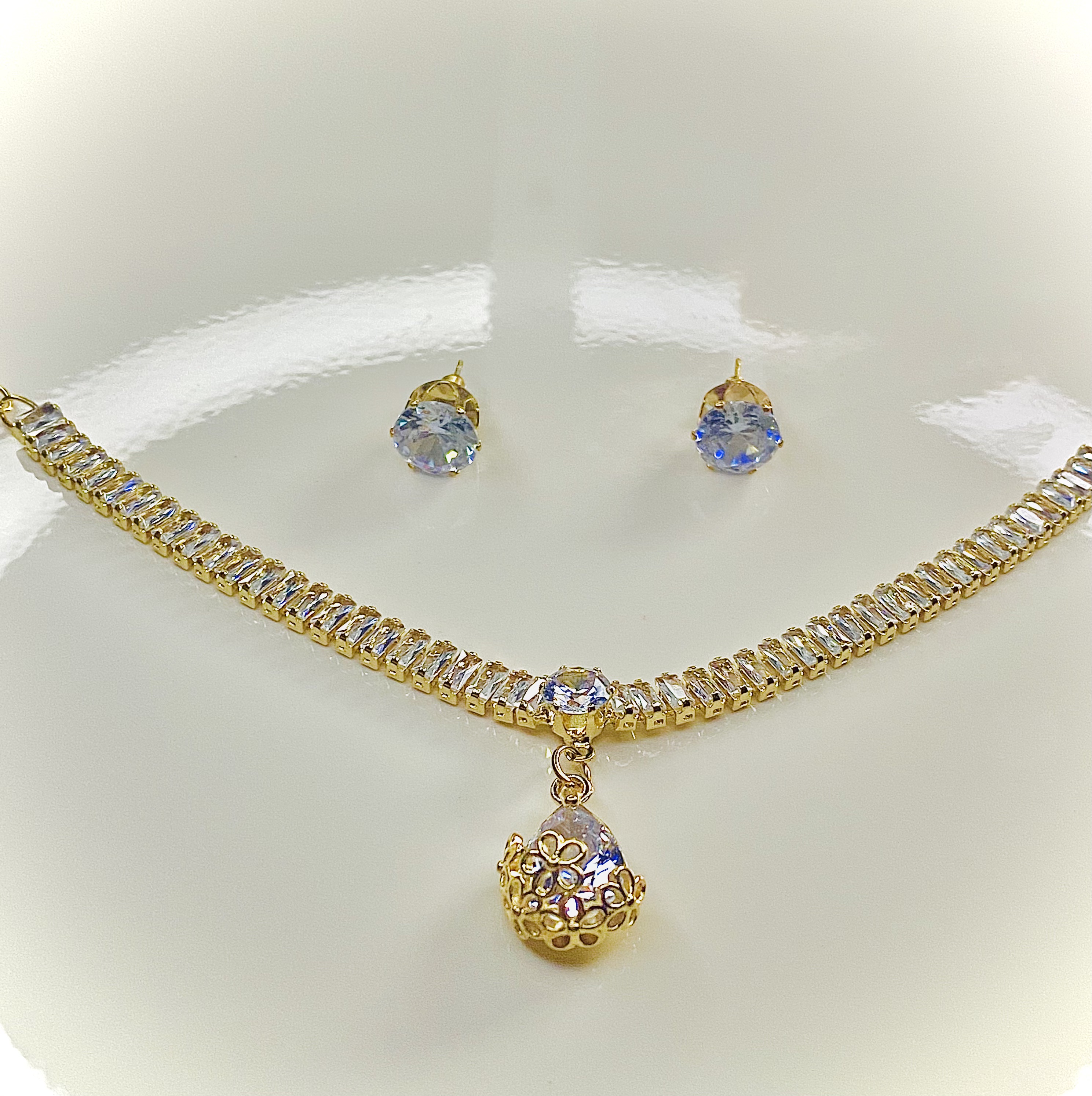Moon Dew Necklace Set — product photo 1 of 2