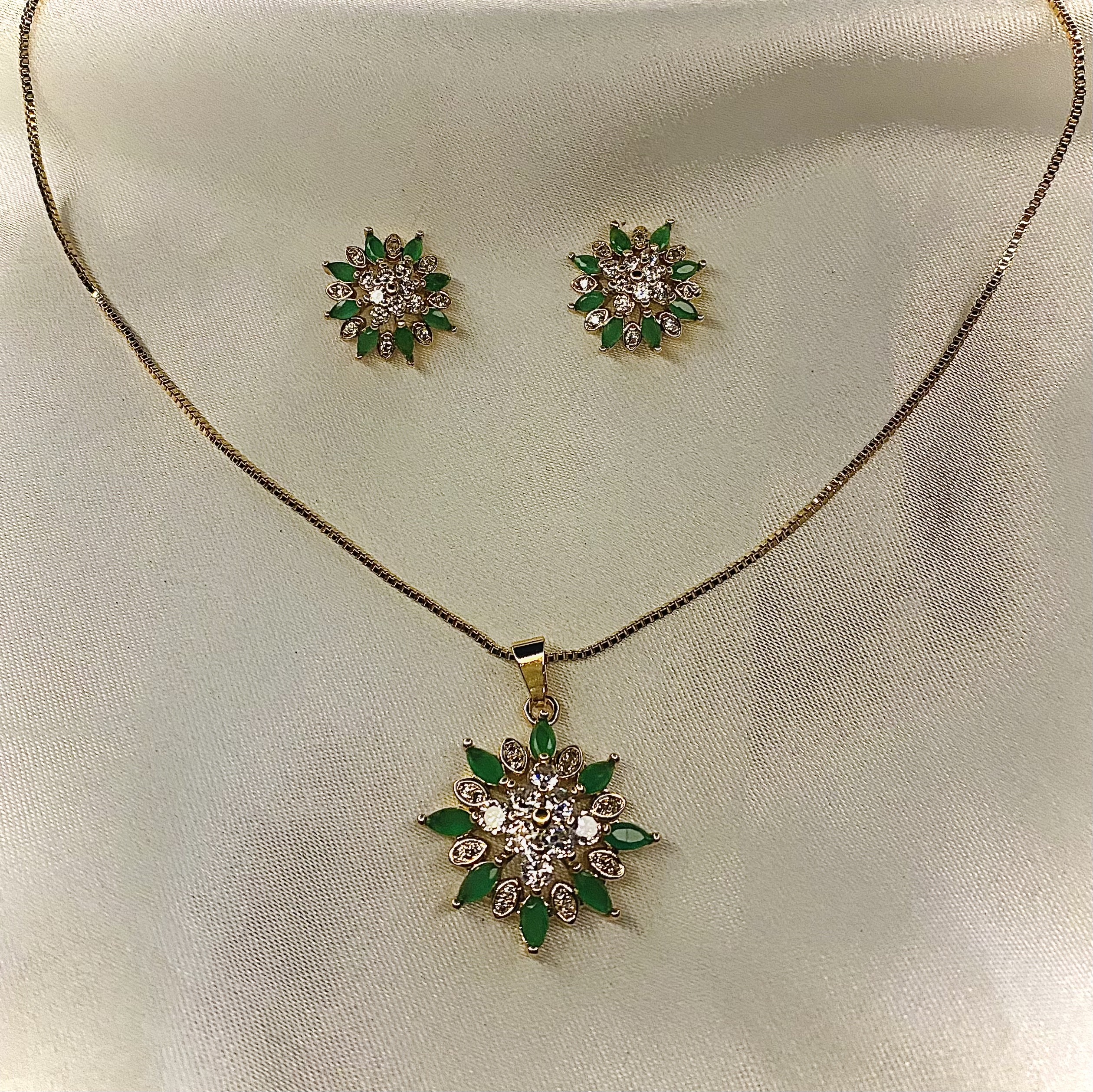 Dahlia Pendant Set — product photo 1 of 2