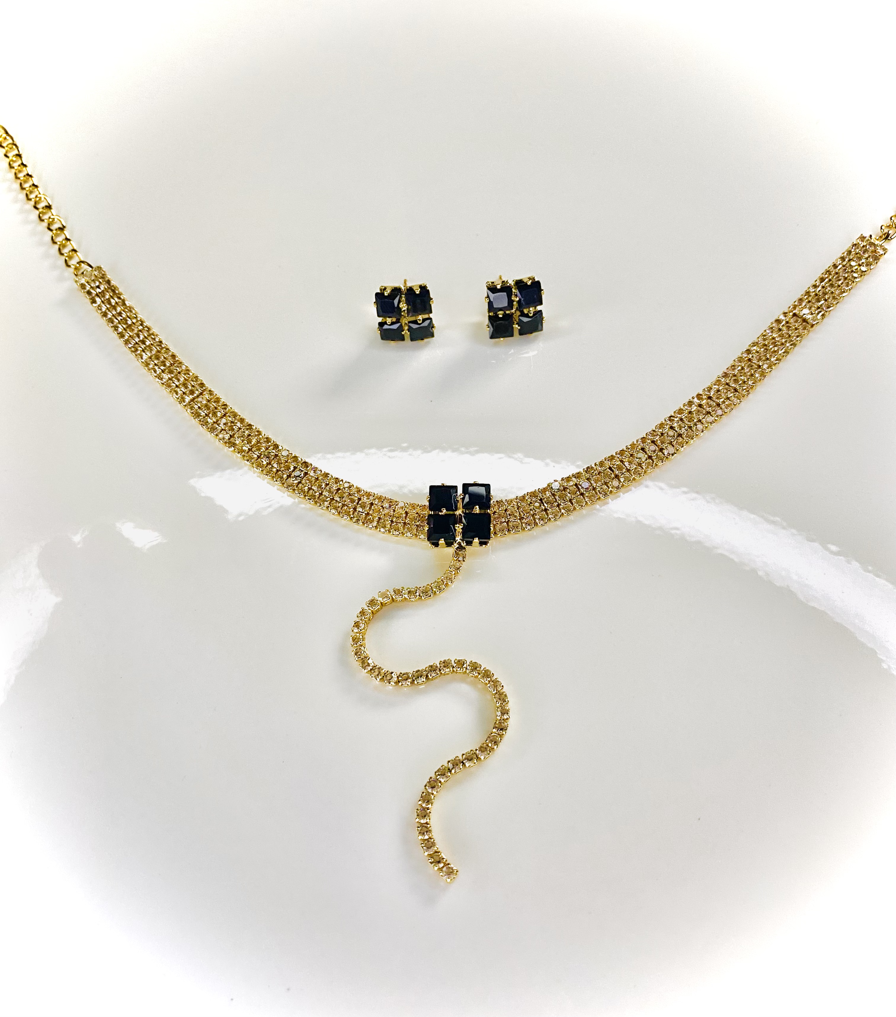 Odette Jewelry Set — product photo 1 of 3